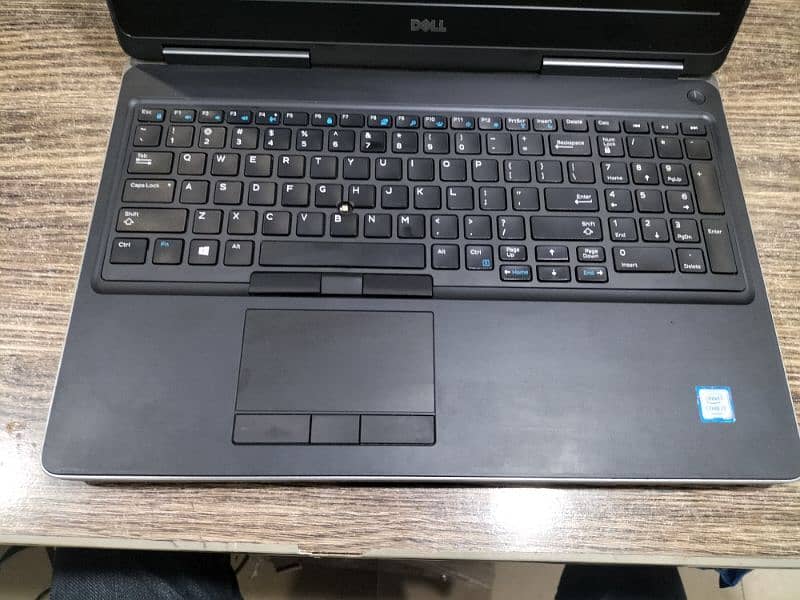 Dell precision 7510 i7 6th Gen 2