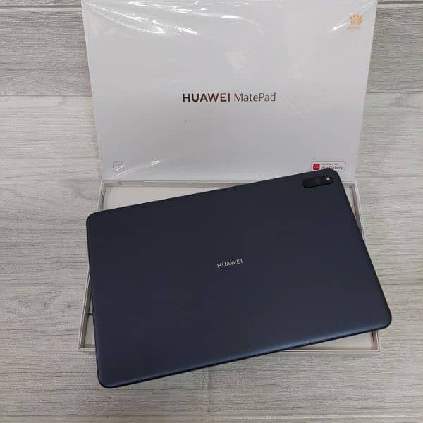 Huawei Matepad 10.4 8/10 condition with original charger and box 1