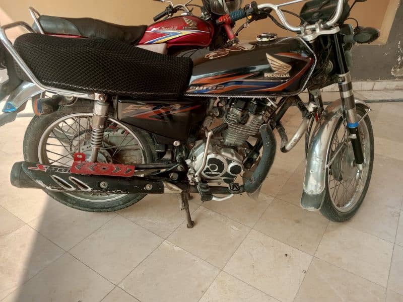 Honda 125 black 3