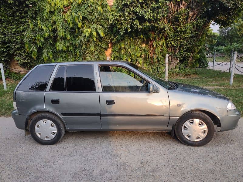 Suzuki Cultus Euro2 2013 model Geniune paint. 3