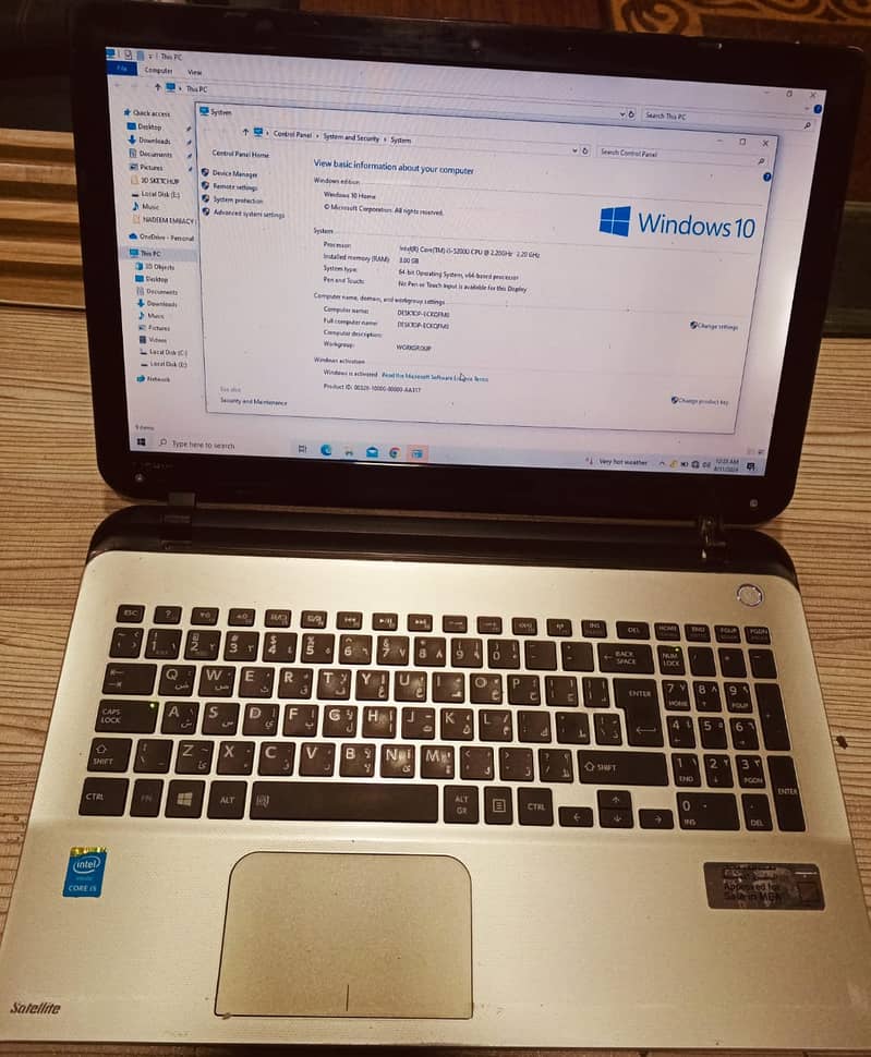 TOSHIBA LAPTOP 1