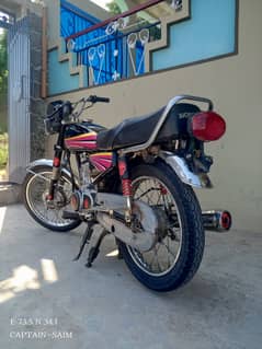 Honda 125.12 model. 90 hazar  Final hn  Fazool call kr ka tng na kra.