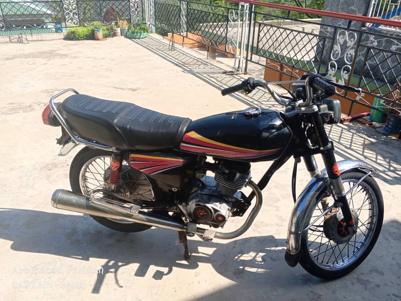 Honda 125.12 model. 90 hazar  Final hn  Fazool call kr ka tng na kra. 4