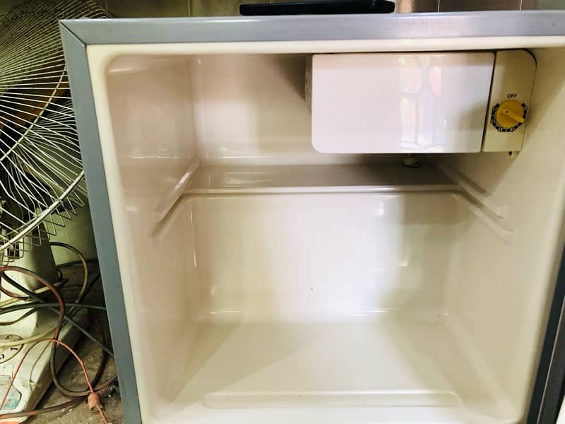 KENWOOD ROOM FRIDGE 10/10 CONDITION 3