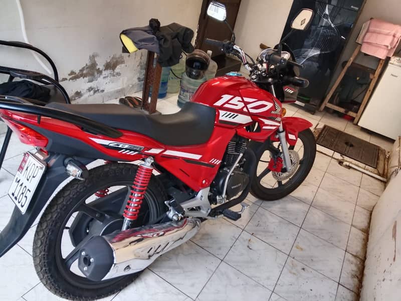 Honda CB 150F 2024 4