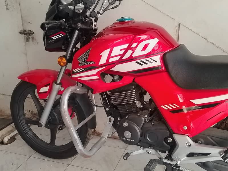 Honda CB 150F 2024 5