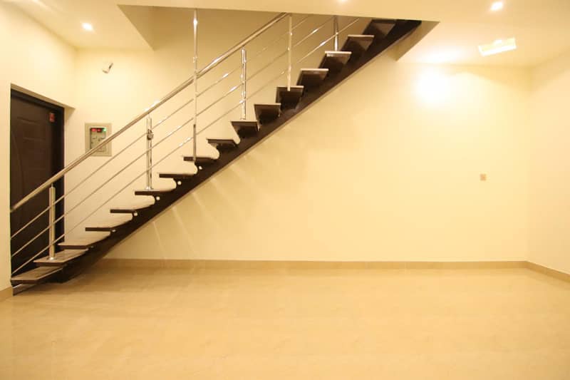 10 Marla House Available For Sale In Khayaban Colony 3 2