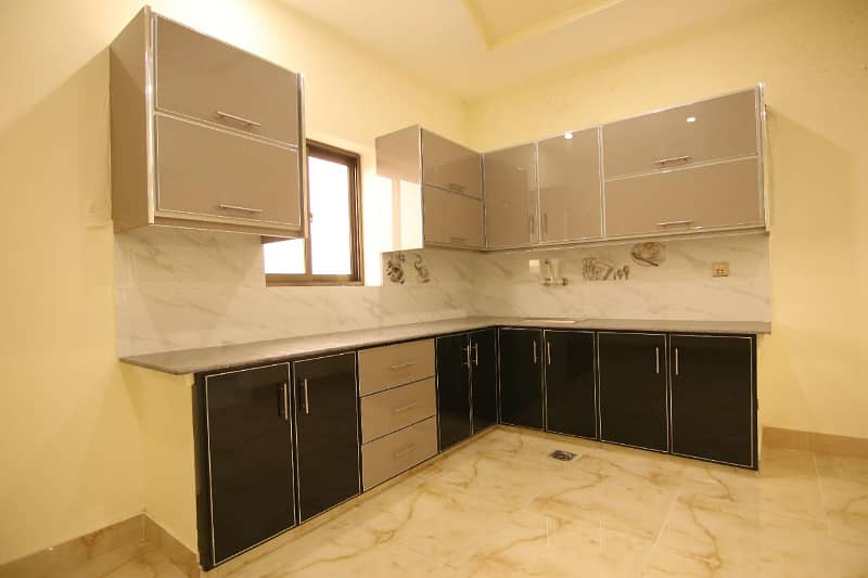 10 Marla House Available For Sale In Khayaban Colony 3 5