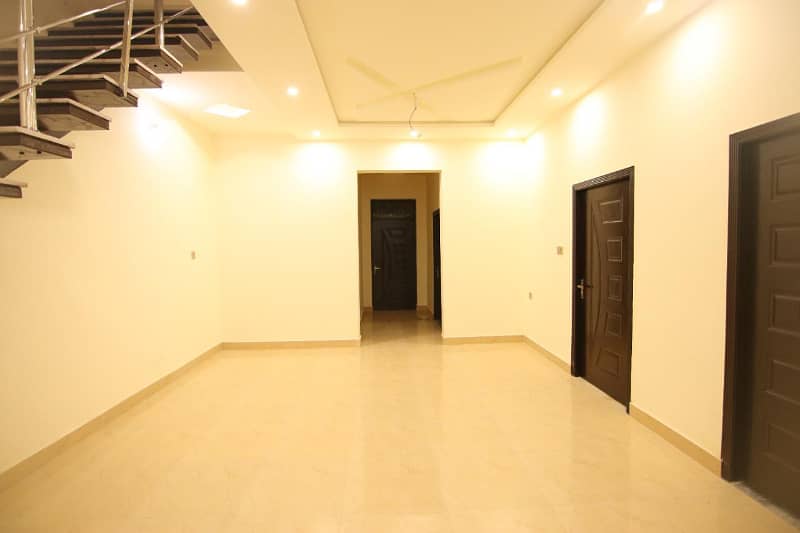 10 Marla House Available For Sale In Khayaban Colony 3 11