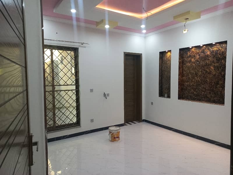 Buy A Upper Portion Of 10 Marla In Gulshan-e-Lahore 1