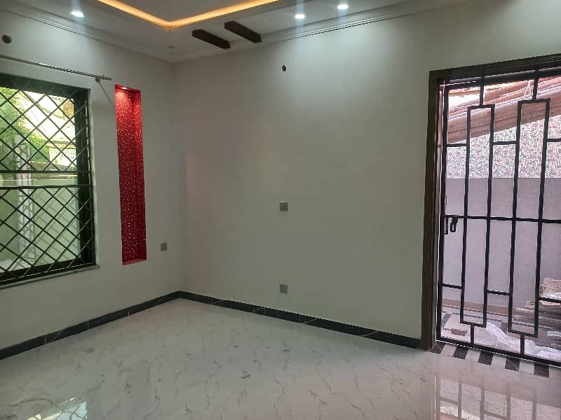 Buy A Upper Portion Of 10 Marla In Gulshan-e-Lahore 2