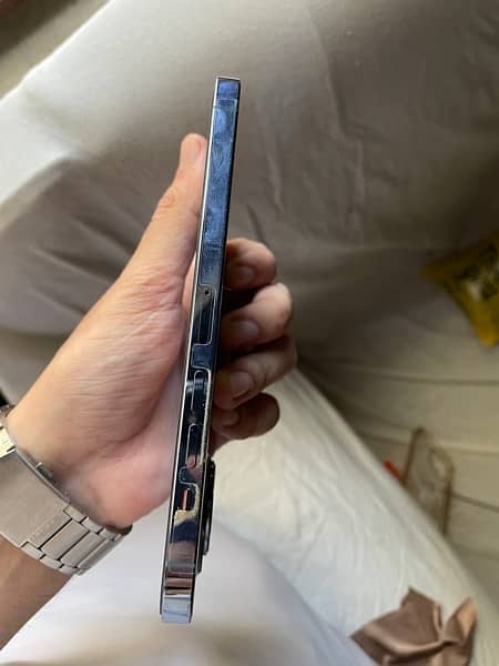 iphone 16 pro max pta approved 4