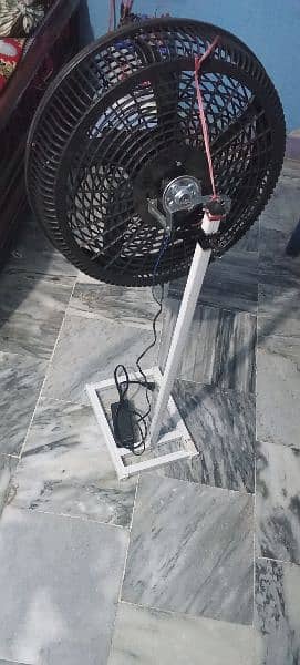 DC fan with charger and stand 0