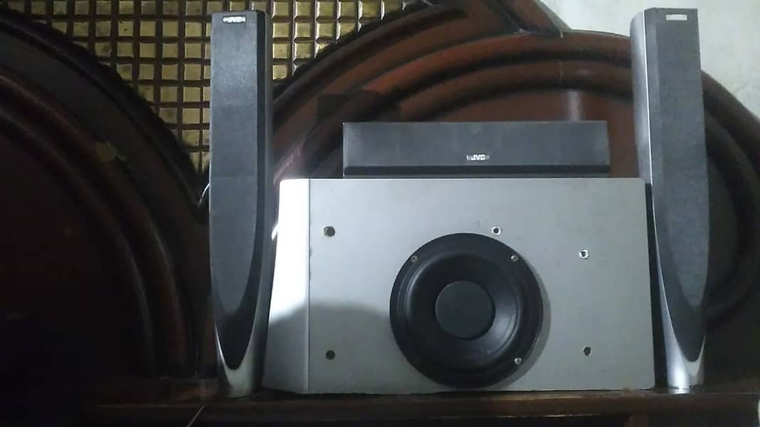 SHARP DVD HOME THEATER + JVC 3.1 SPEAKER SYSTEM 8