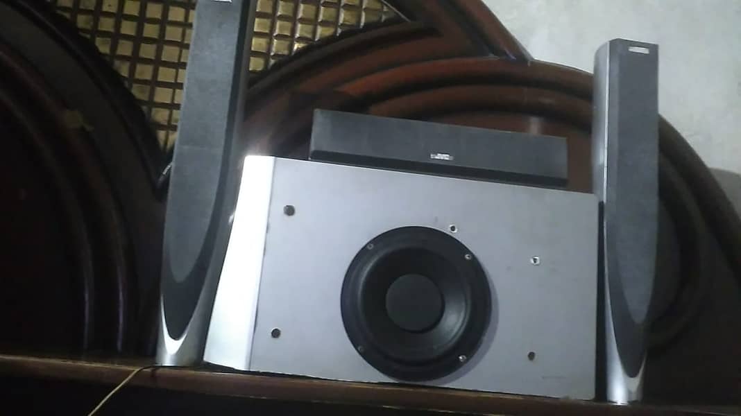 SHARP DVD HOME THEATER + JVC 3.1 SPEAKER SYSTEM 9