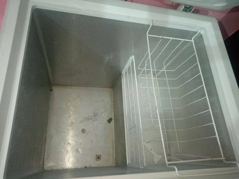 Pre-Owned Haier Freezer: Reliable Cold Storage Solution 0