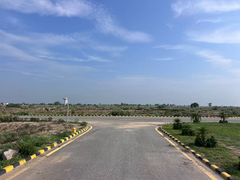 Prime Location 1 Kanal Plot For Sale In CC Block Iqbal Sector LDA City Lahore 2