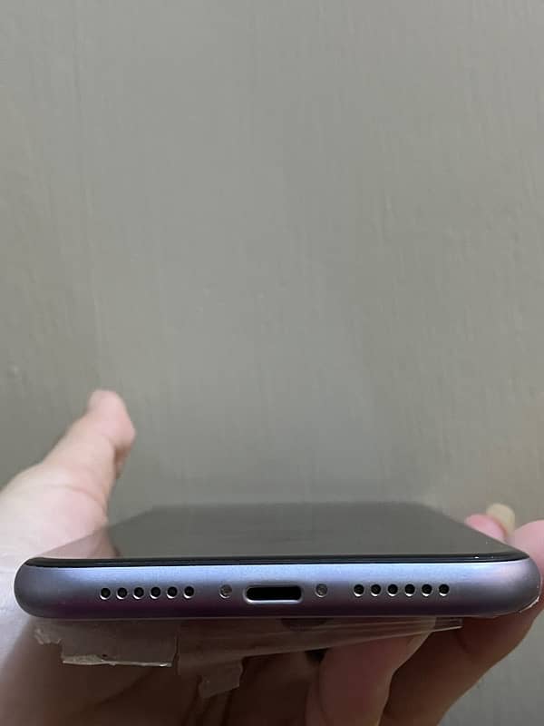 iphone 11(64gb) factory unlock water pack for sale 4