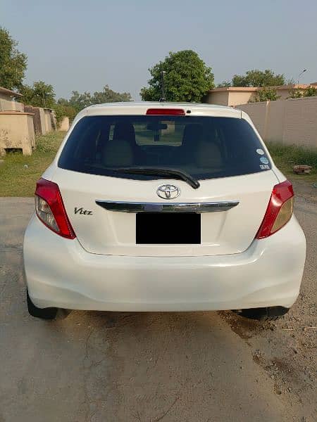 Toyota Vitz 2011 1