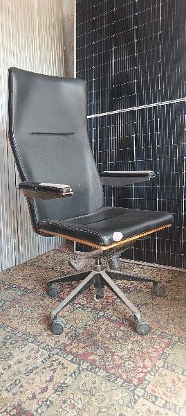 manager chair 1