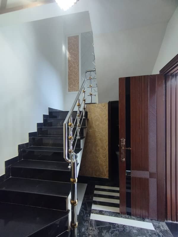 Luxury 10 Marla House for Sale at Lowest Price in LDA Avenue 1, Lahore 15