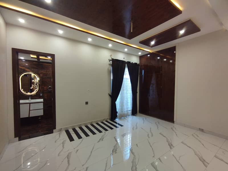 Luxury 10 Marla House for Sale at Lowest Price in LDA Avenue 1, Lahore 20