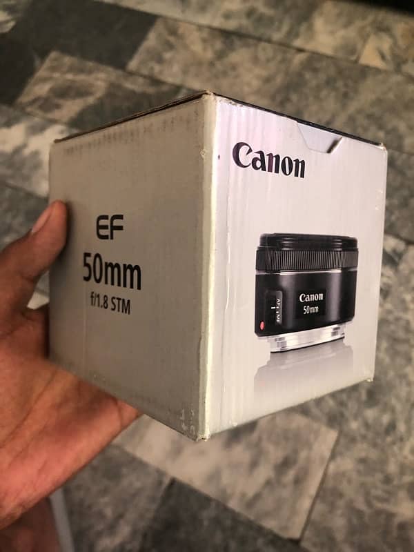 50mm 1.8 Canon lens 4