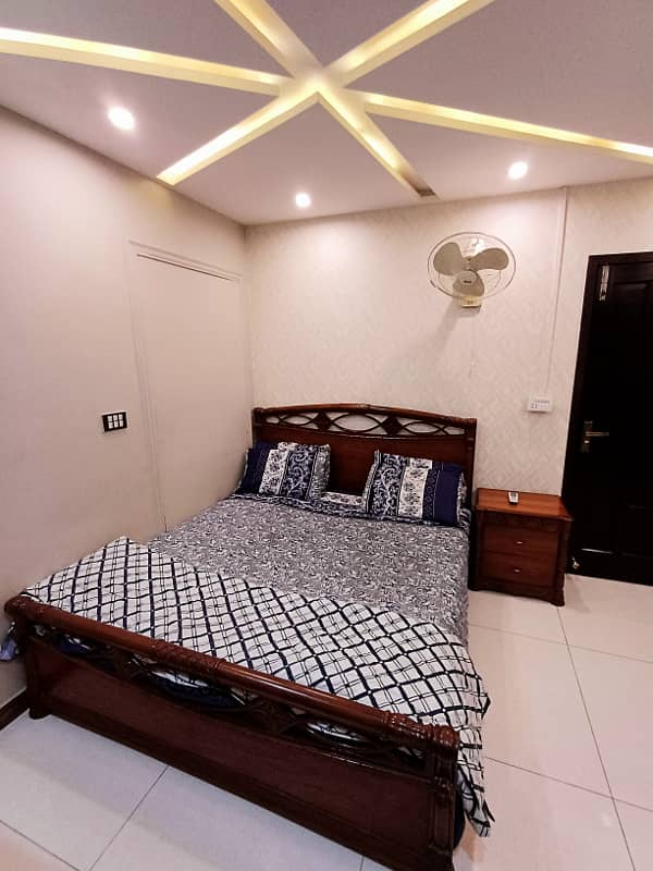 Independent room available on daily basis 5