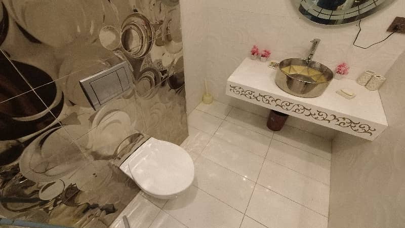 1 KANAL SLIGHTLY USED SPANISH BUNGLOW N BLOCK DHA PHASE 1 32