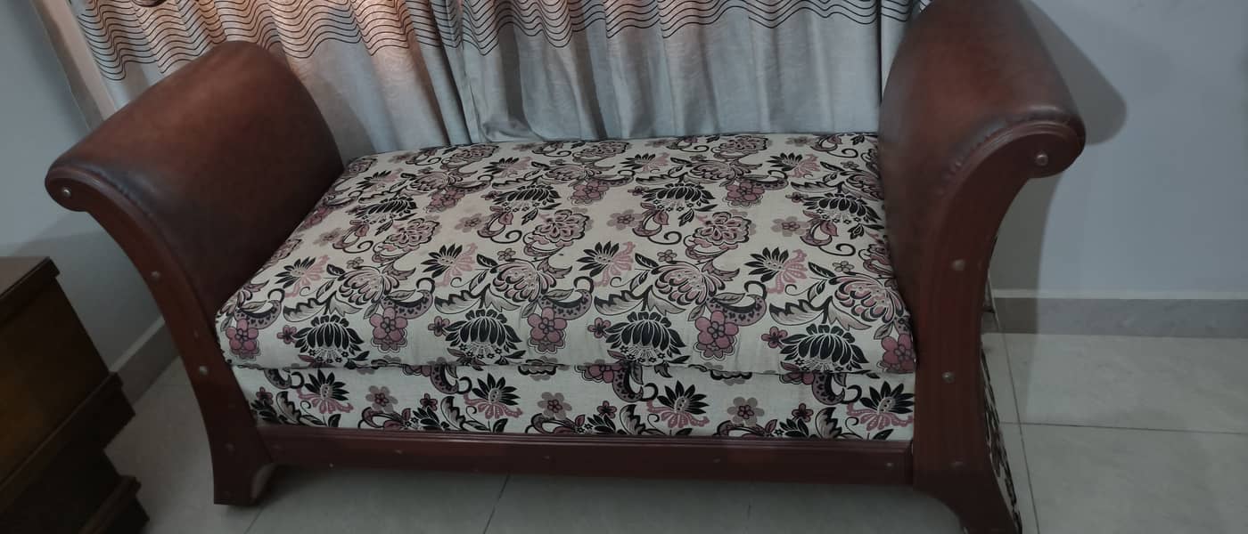 2 seater sethi for sale in excellent condition 2