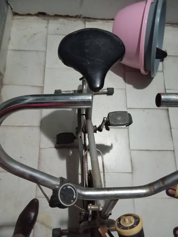 20 kg weight of exercise cycle and good condition 4