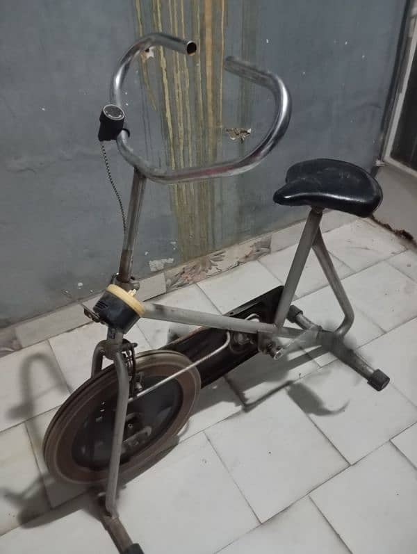 20 kg weight of exercise cycle and good condition 5