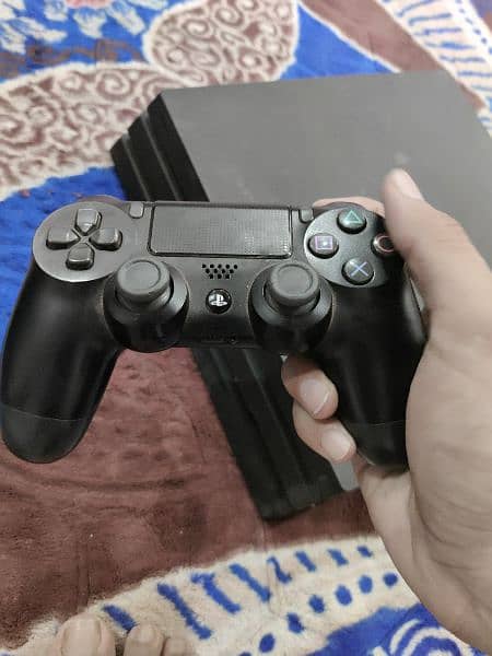 PS4 pro 1 TB 1