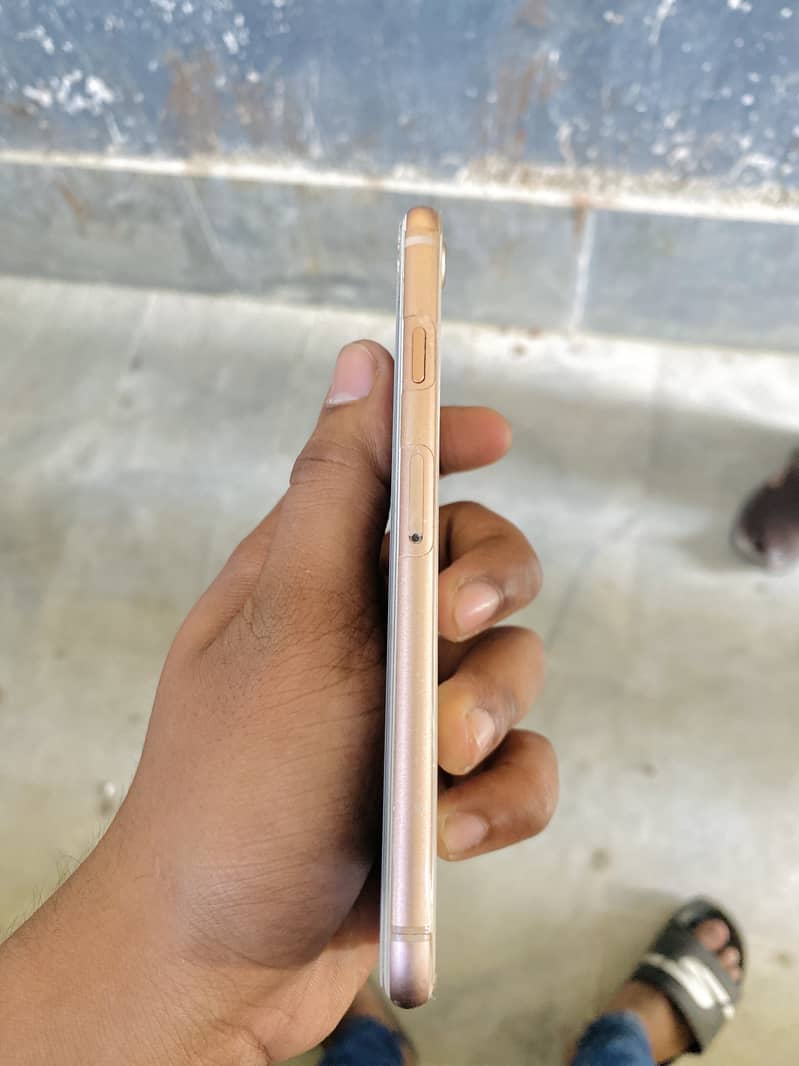 Iphone 8 64GB pta approved 3