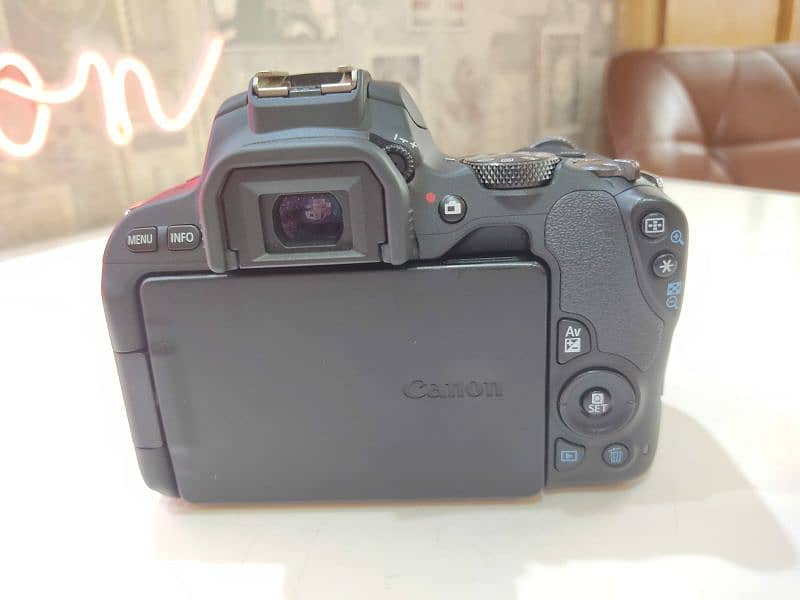 CANON EOS 200D WITH 18-55mm lens 6