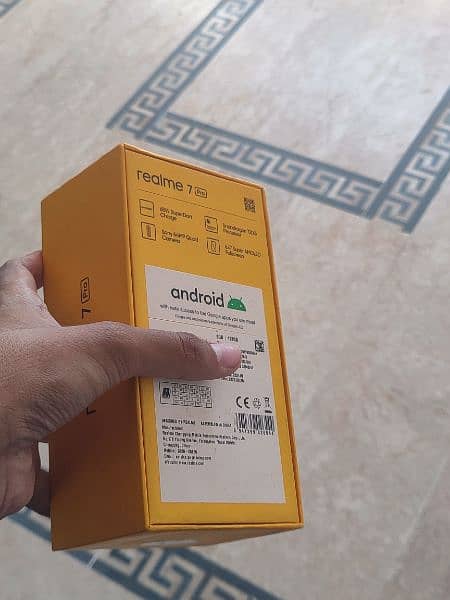 realme 7 pro 8/128 with box and charger 2