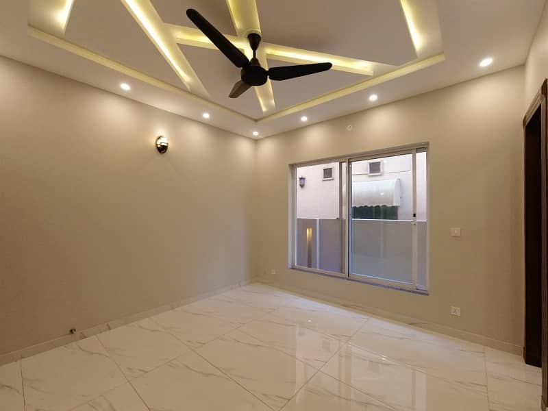 ONE KANAL USED HOUSE FULLY RENOVATED FOR SALE IN PRIME LOCATION OF BAHRIA TOWN 20