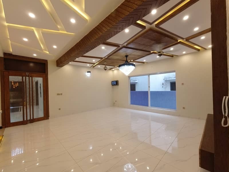 ONE KANAL USED HOUSE FULLY RENOVATED FOR SALE IN PRIME LOCATION OF BAHRIA TOWN 31