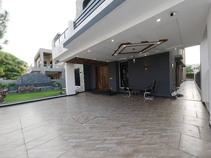 ONE KANAL USED HOUSE FULLY RENOVATED FOR SALE IN PRIME LOCATION OF BAHRIA TOWN 38