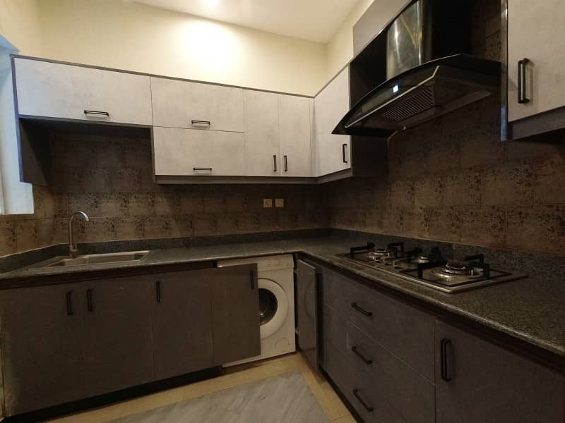 ONE KANAL USED HOUSE FULLY RENOVATED FOR SALE IN PRIME LOCATION OF BAHRIA TOWN 39