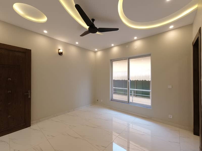 ONE KANAL USED HOUSE FULLY RENOVATED FOR SALE IN PRIME LOCATION OF BAHRIA TOWN 2