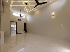 ONE KANAL USED HOUSE FULLY RENOVATED FOR SALE IN PRIME LOCATION OF BAHRIA TOWN