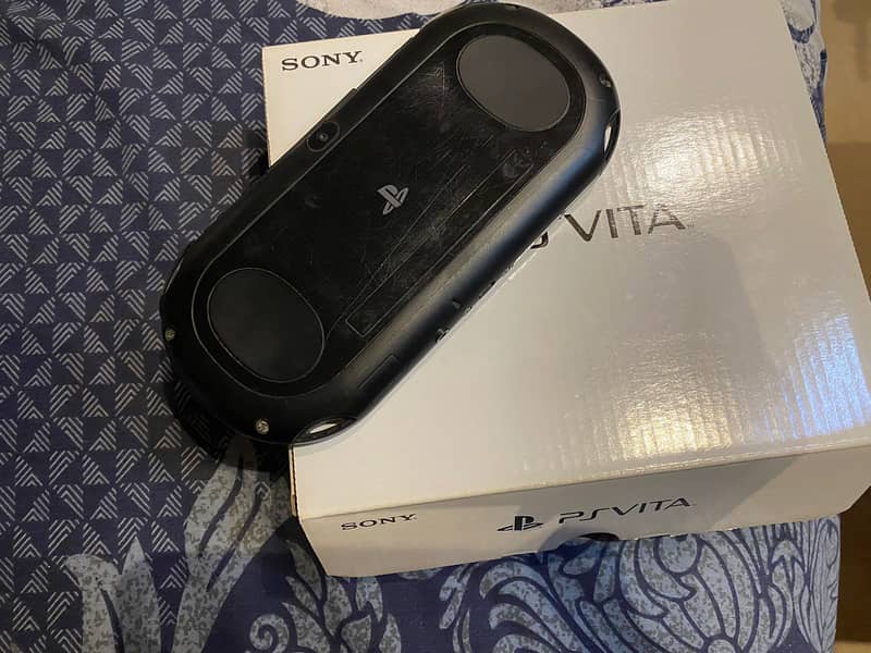 PS VITA(UAE) With FIFA 15 1