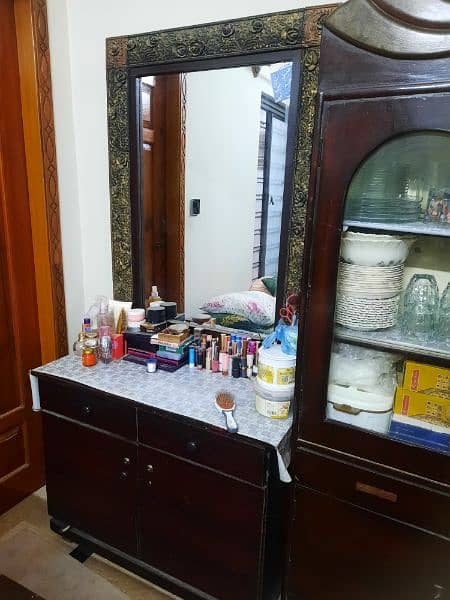 Bed and dressing table 2