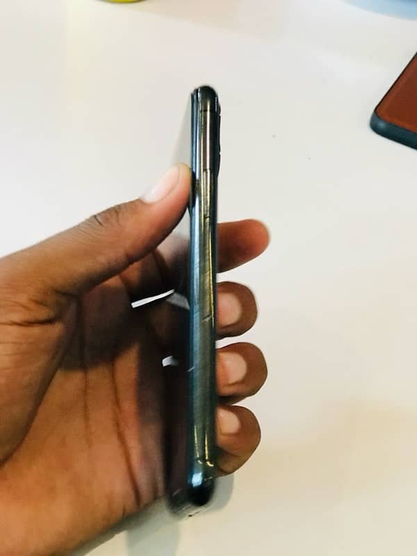 iPhone 11pro 256gb factory unlock 2