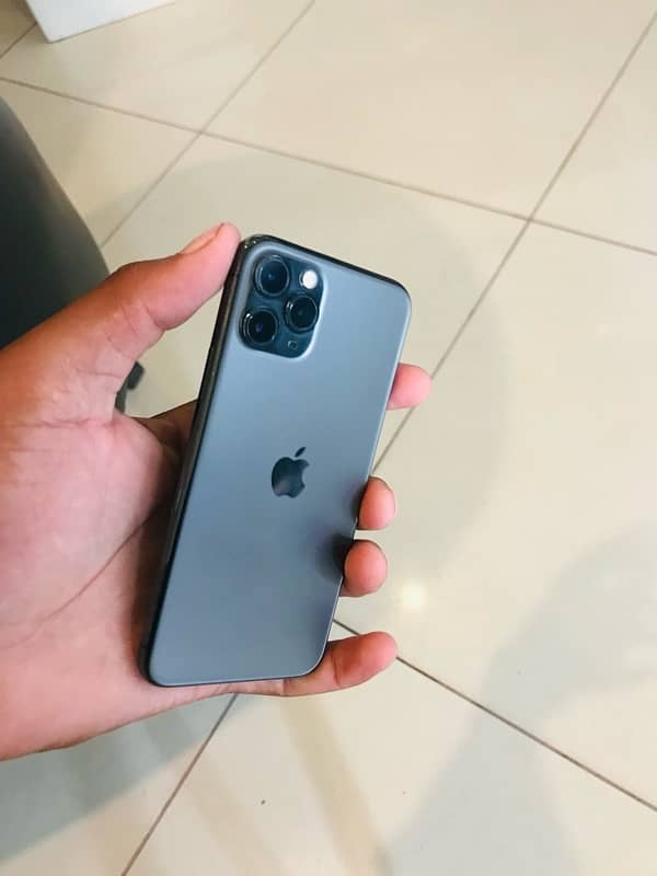 iPhone 11pro 256gb factory unlock 7