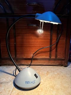 Adjustable table lamp