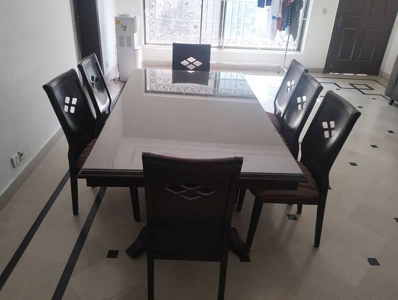 8 chairs full size Belgium dining table 4