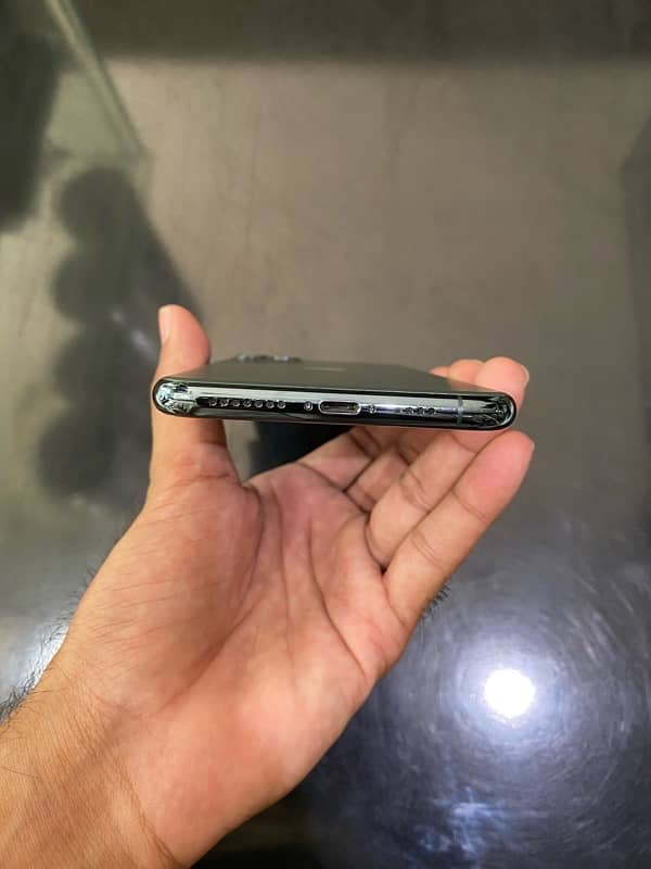 iphone 11 pro max brand new condition 5