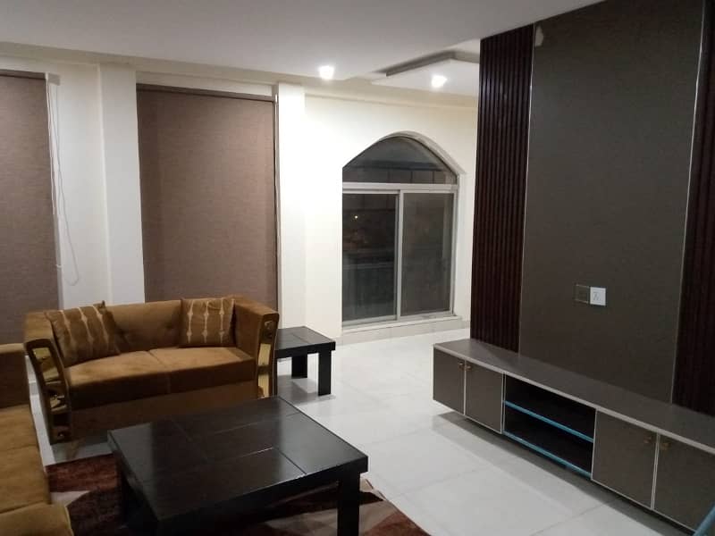 Furnish laxry apartment bahria town lahore par day weekly available for rent 2